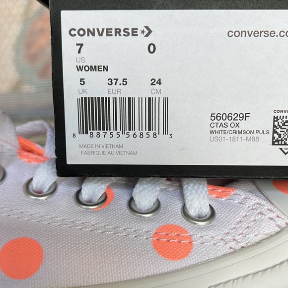 Converse WMNS 560629F
CTAS OX
WHITE/CRIMSON PULS Sneakers - Picture 16 of 16